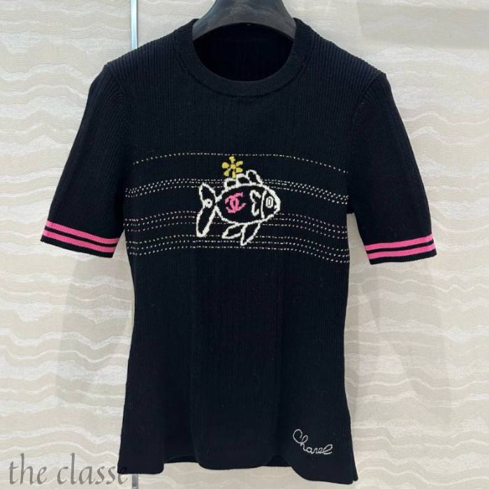 POPな魚が可愛い☆】コーデに彩りプラス♪CHANEL ニットシャツ