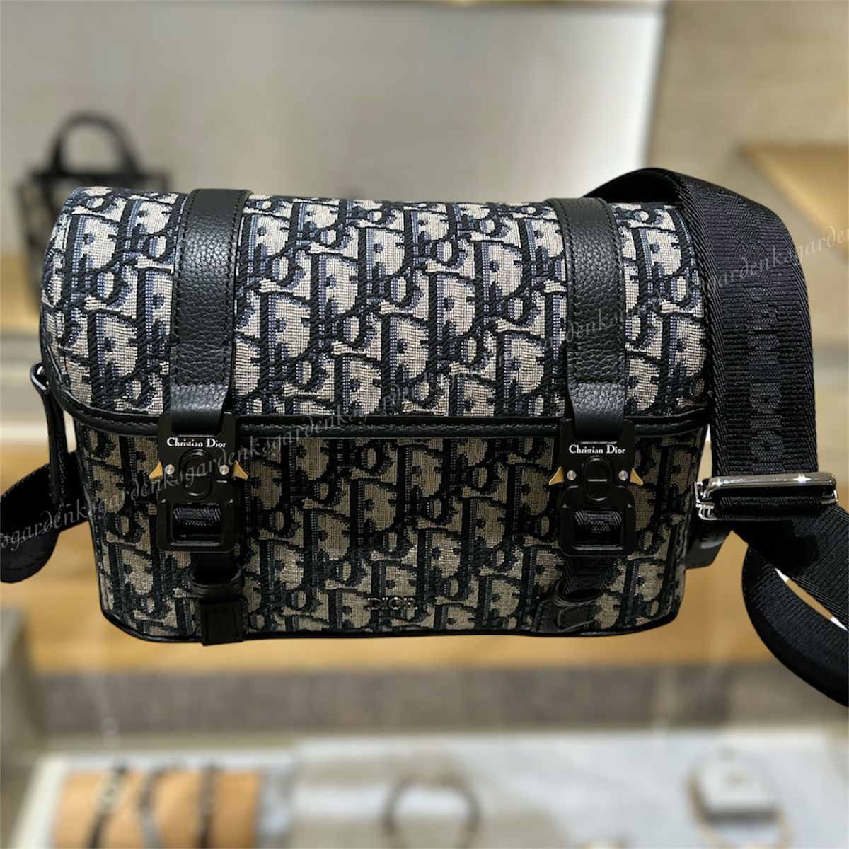 【実用的】DIOR Hit the Road フラップ付きメッセンジャーバッグ 即納！Dior Hit the Road フラップ付き メッセンジャーバッグ