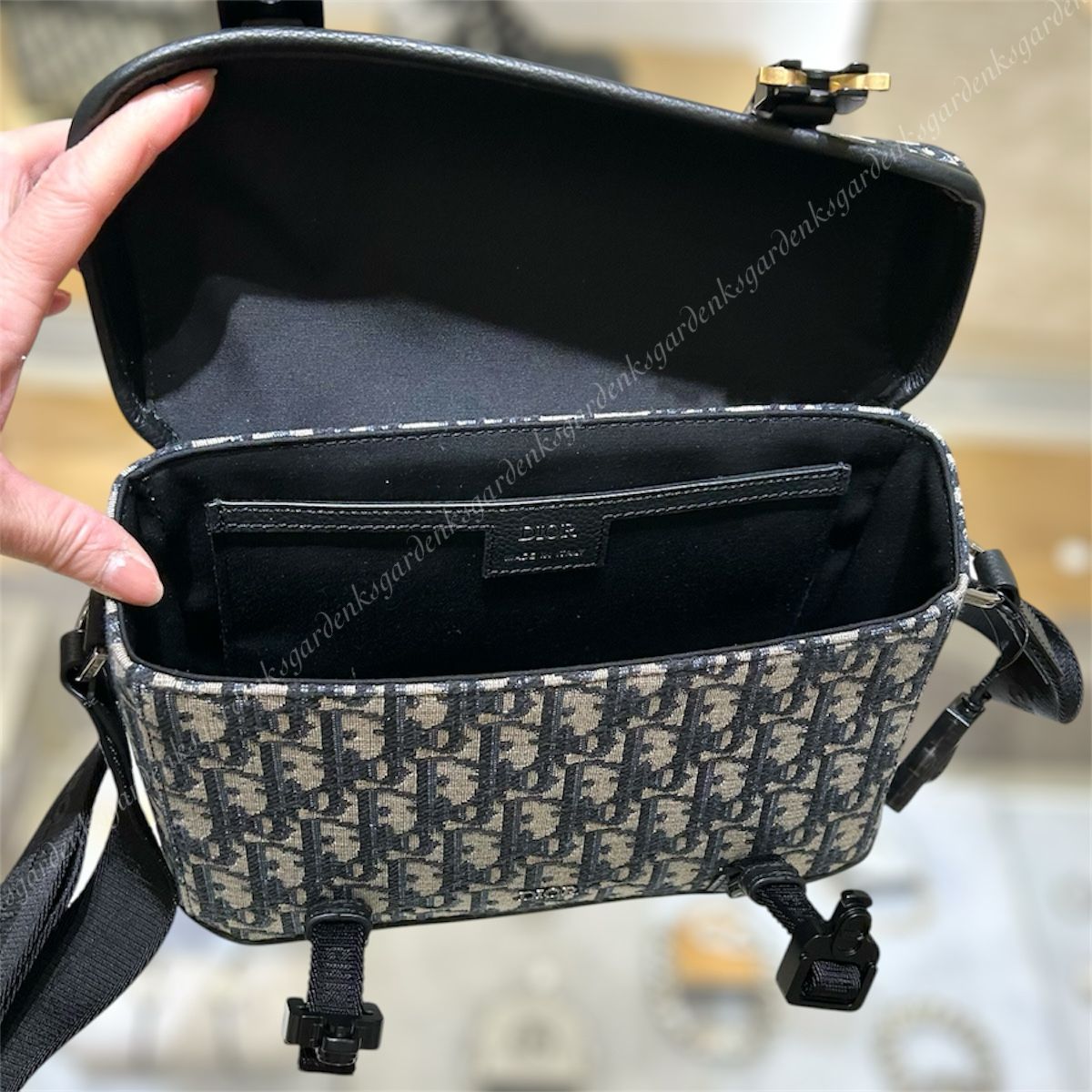 即納！Dior Hit the Road フラップ付き メッセンジャーバッグ