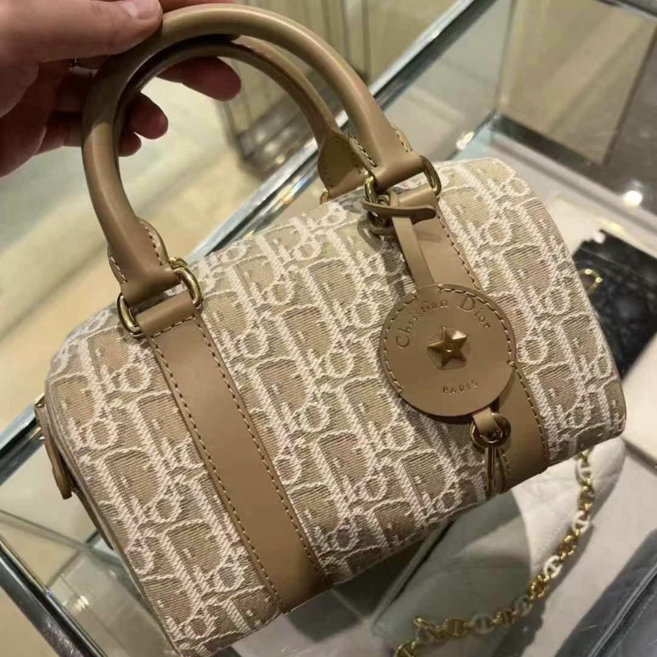 DIOR Groove 20 バッグ スモール 新作 ベージュ 【関税送料込】 DIOR | Dior Groove 20 バッグ スモール マクロカナージュ