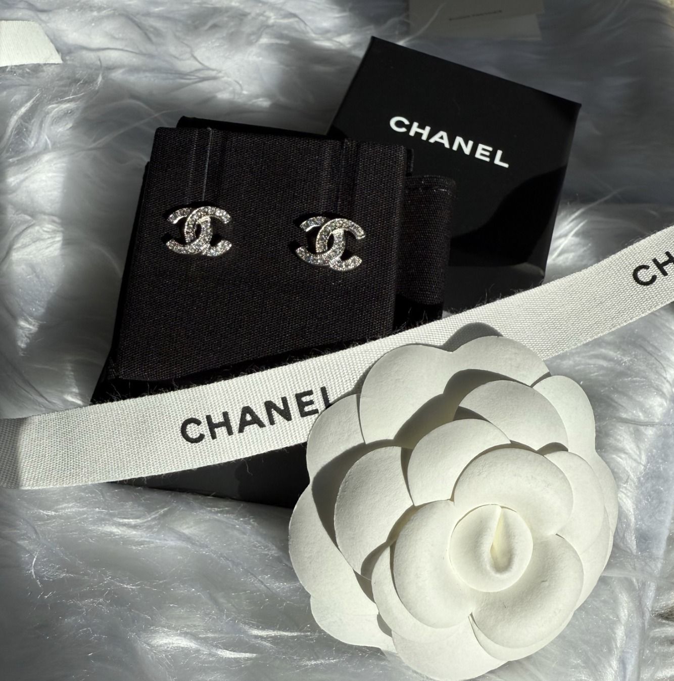 CHANEL】 クラシック ロゴクリスタルピアス (CHANEL/ピアス