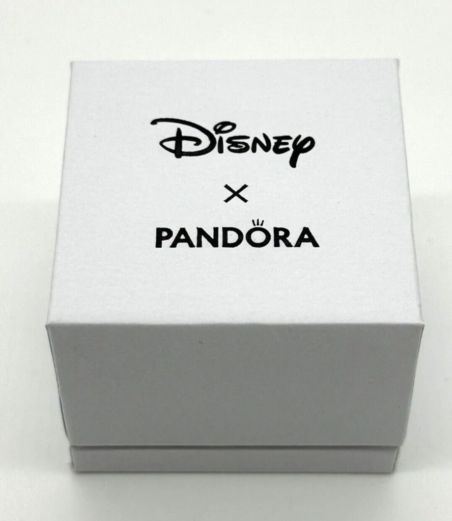 【Pandora】US Disney Parks Star Wars マンダロリアン チャーム Pandora】US Disney Parks Star Wars マンダロリアン チャーム