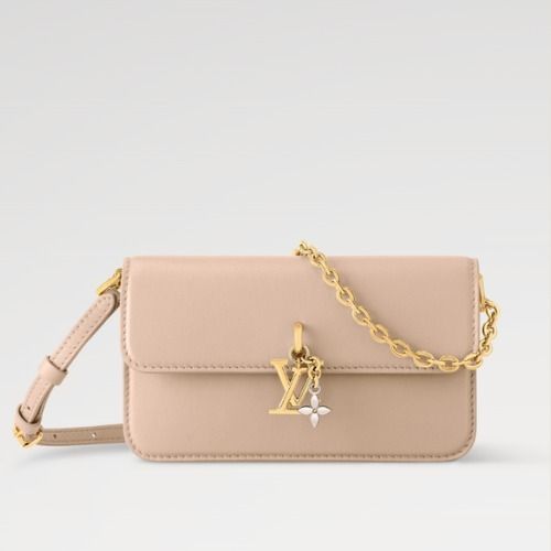 【お洒落シックで機能的♪】Louis Vuitton★チェーンウォレット お洒落シックで機能的♪】Louis Vuitton☆チェーンウォレット