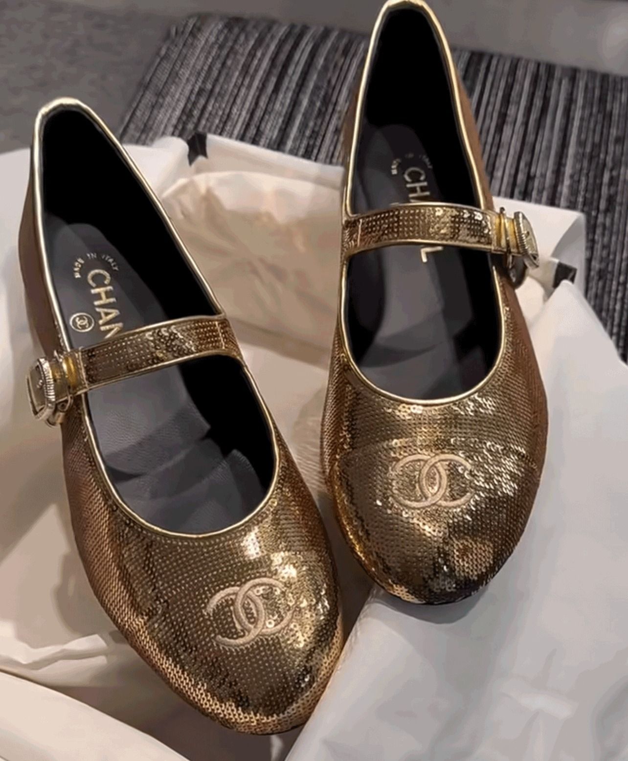 25A CHANEL CC メリージェーン スパンコールメッシュなシューズ CHARLES & KEITH メッシュ パールエンベリシュッドメリー