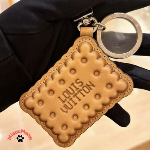 可愛いビスケットモチーフ♪】Louis Vuitton バッグチャーム