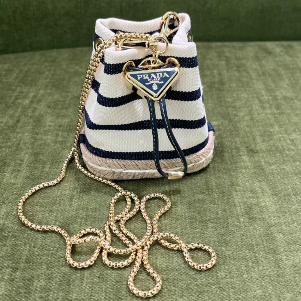 大人可愛い【PRADA】ストライプ生地ミニポーチ ショルダーバッグ