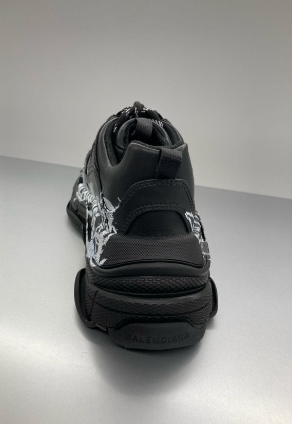 SALE♪関税込【BALENCIAGA】Triple S スニーカー 関税負担なし☆BALENCIAGA バレンシアガ Triple S スニーカー