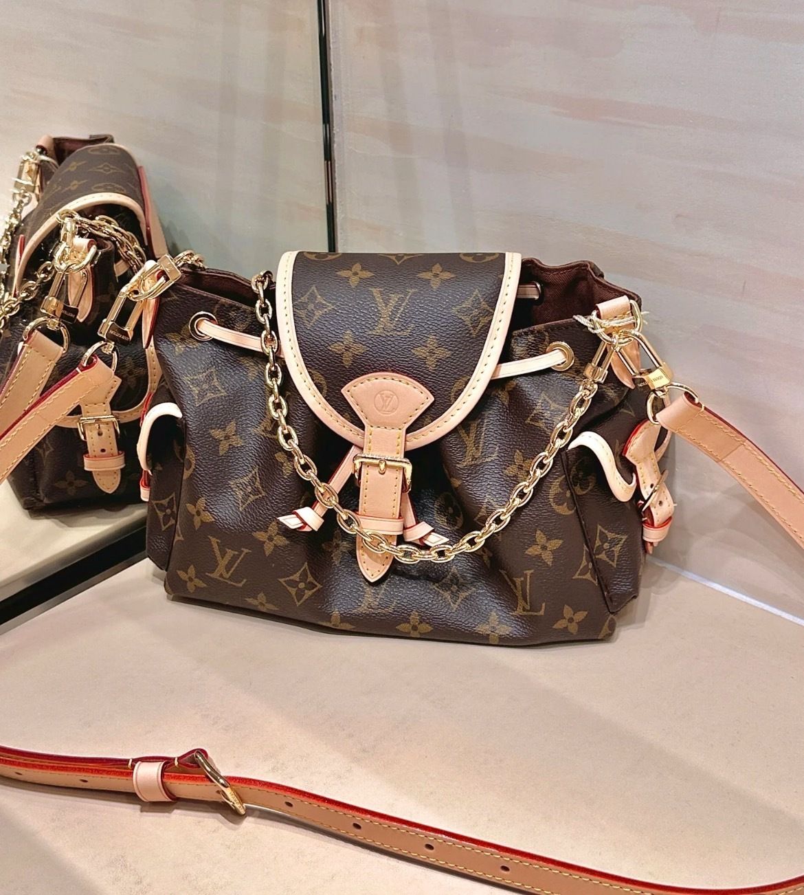 おしゃれなフォルム☆【Louis Vuitton】ショルダーバッグ 楽天市場】【バッグ】LOUIS VUITTON ルイ ヴィトン モノグラム