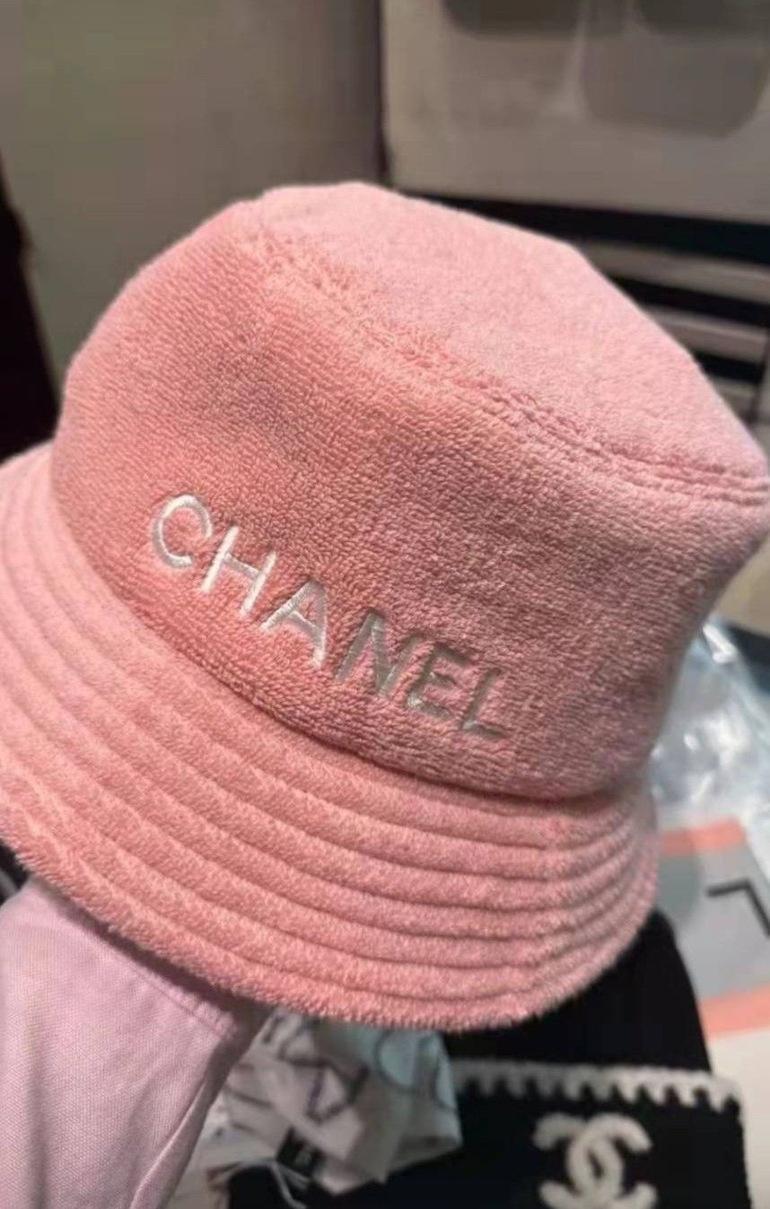 【コーデのポイントにピッタリ☆】CHANEL ココビーチ ハット 超限定】CHANEL 2024ココビーチ限定 バケット ハット (CHANEL
