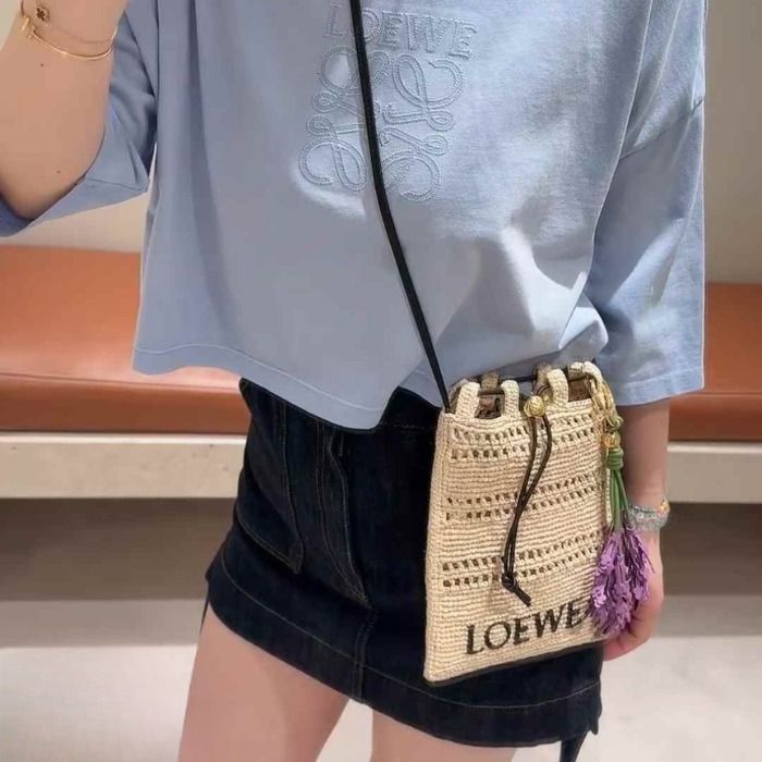 ☆Loewe☆ドローストリング ポケット（ラフィア） (LOEWE