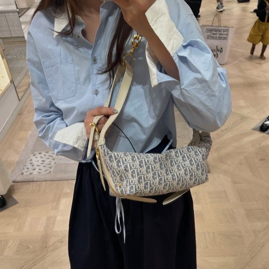 日常使いにも最適】Dior バッグ スモール D-Journey (Dior