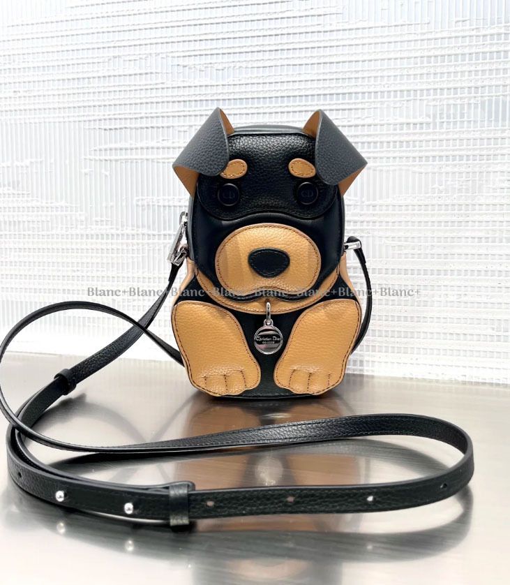 【かわいくてポイントにも☆】Dior Bobby ジップ付き ミニバッグ ドッグモチーフが主役♪【Dior】Bobby ジップ付き ミニバッグ